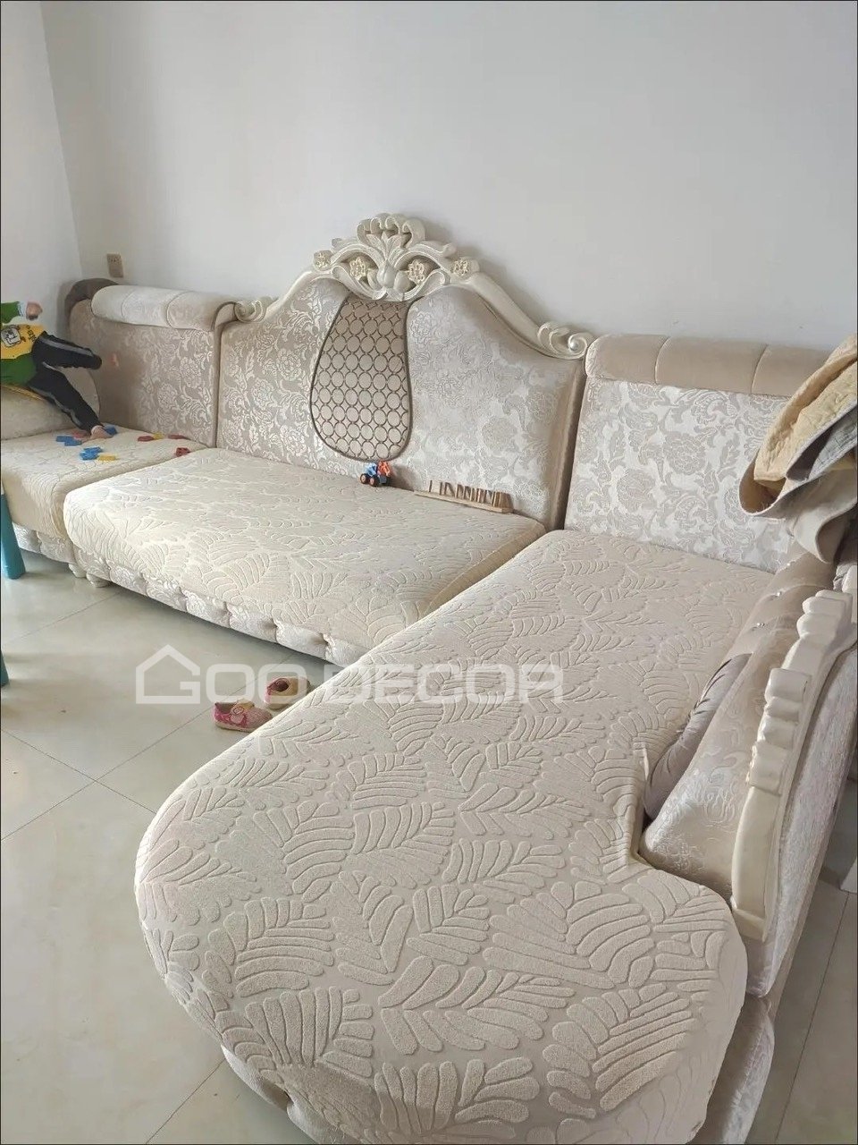 Đệm ghế sofa bọc vải nhung họa tiết lá màu kem sữa - Góc 1
