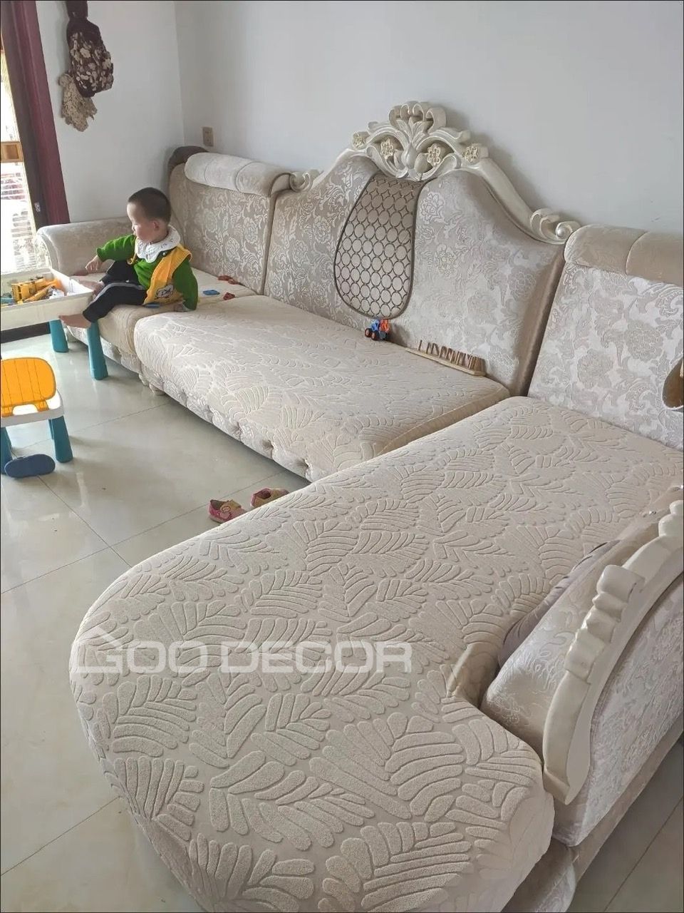 Đệm ghế sofa bọc vải nhung họa tiết lá màu kem sữa - Góc 2