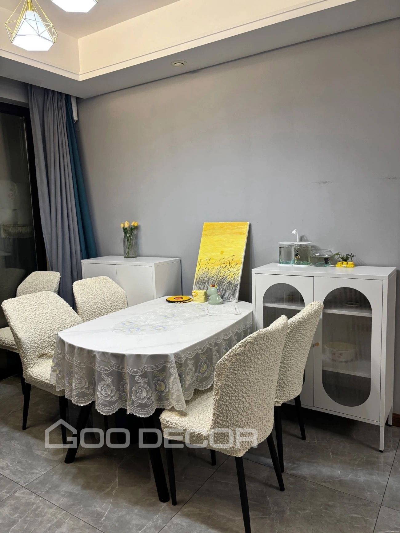 Ghế ngồi bàn ăn bọc vải bong bóng màu trắng kem - Góc 2